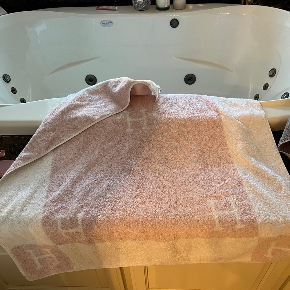 Hermes towel bundle (4 items)